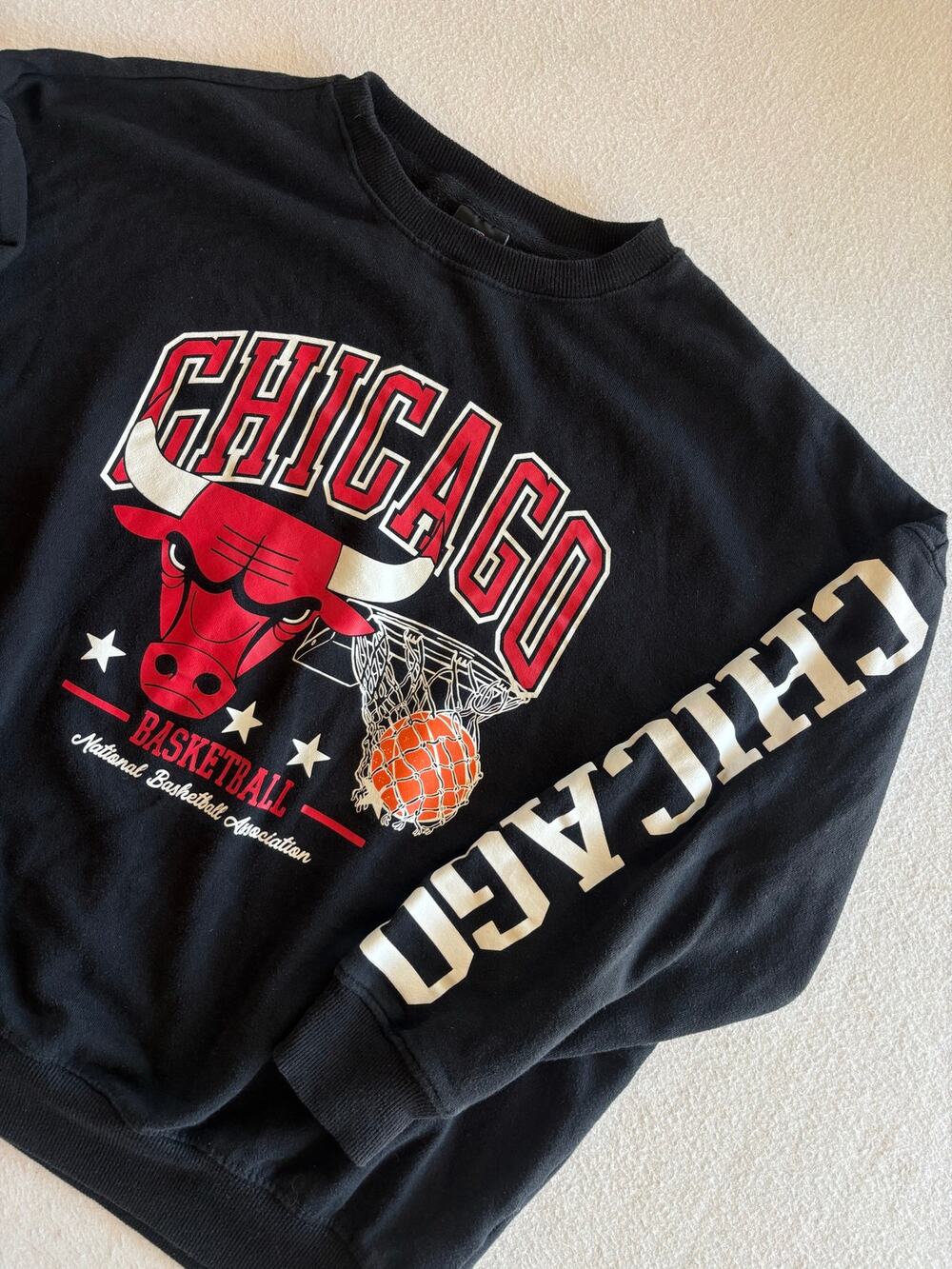 NBA Chicago Bulls Pullover Sweatshirt Women’s Medium Black Graphic Basketball